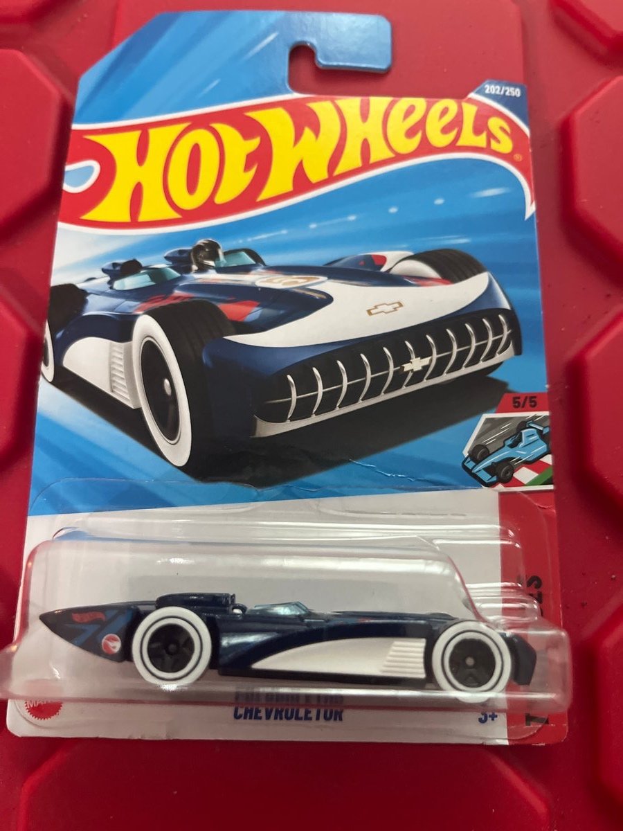 2025 Hot Wheels Chevroletor (Treasure Hunt)