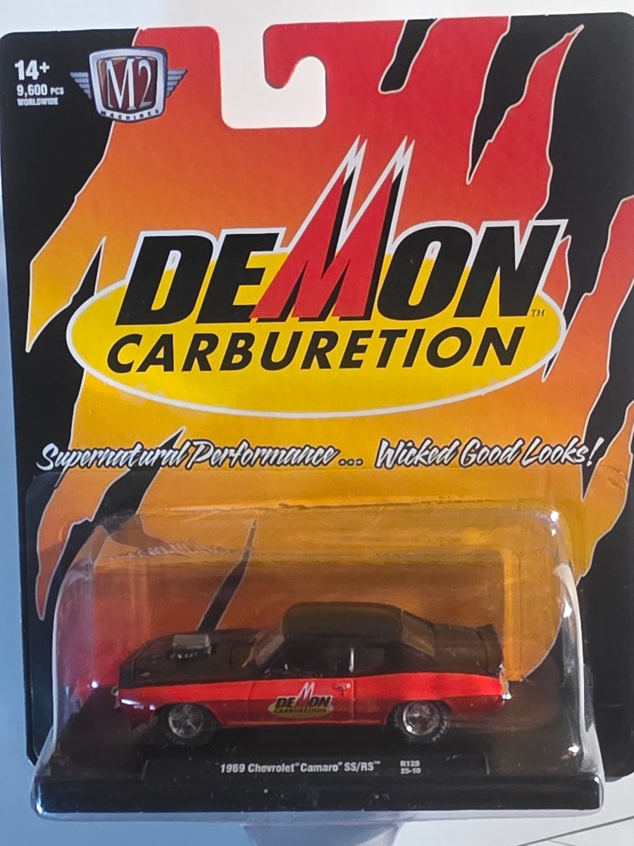 2025 M2 Machines 1969 Chevrolet Comaro SS/RS