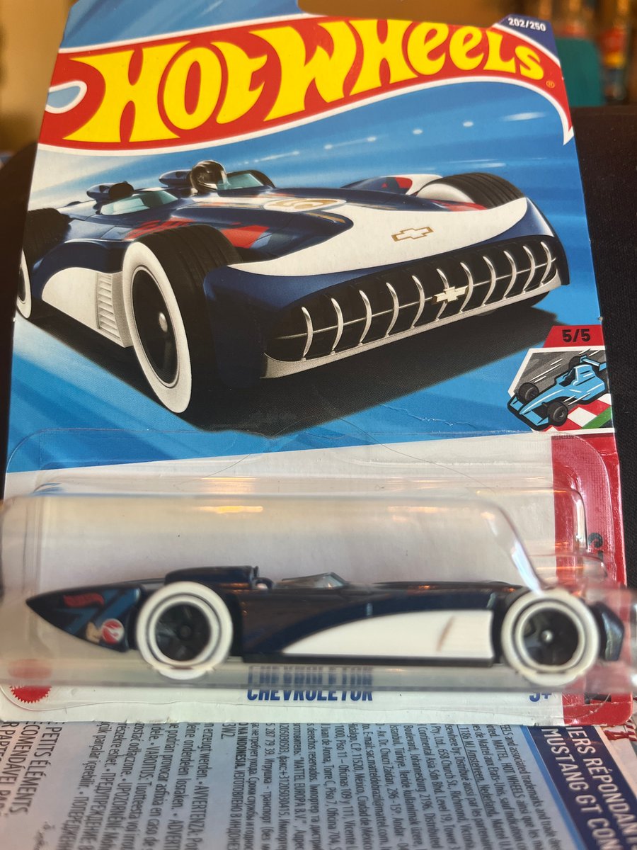 2025 Hot Wheels Chevroletor (Treasure Hunt)