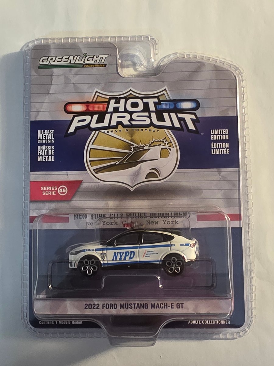 2025 Greenlight 2022 Ford Mustang Mach-E GT