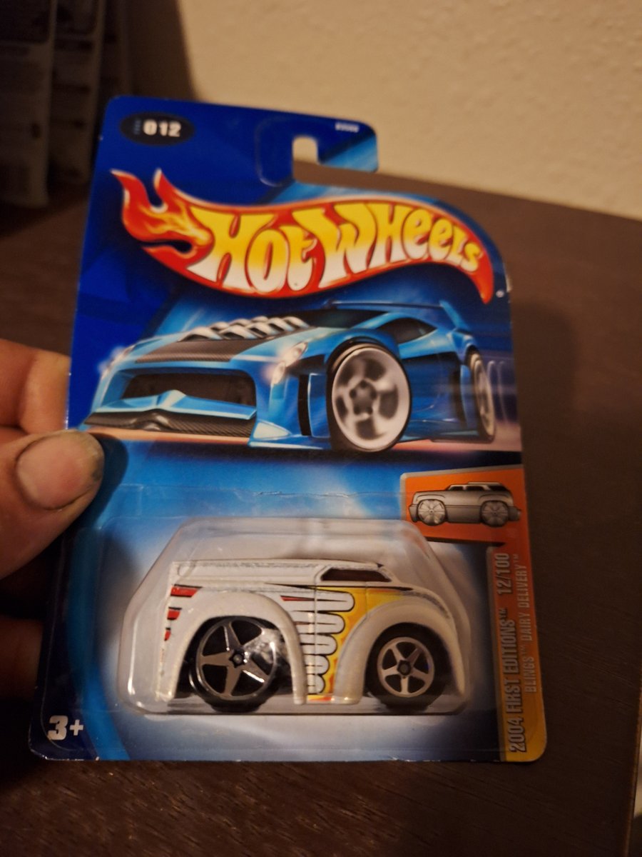 2004 Hot Wheels Blings Dairy Delivery