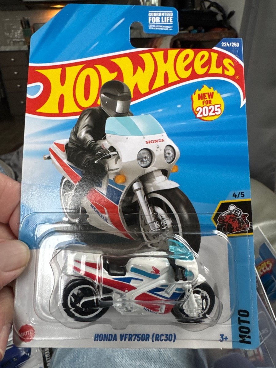 2025 Hot Wheels Honda VFR750R (RC30) (First Edition)