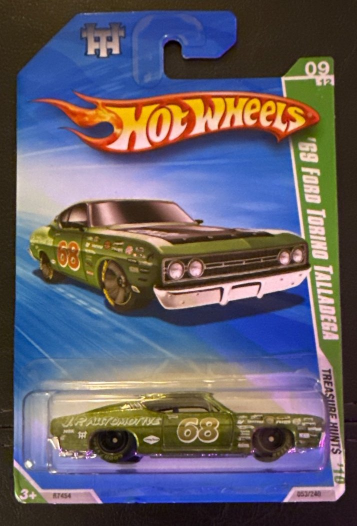 2010 Hot Wheels '69 Ford Torino Talladega (Treasure Hunt)