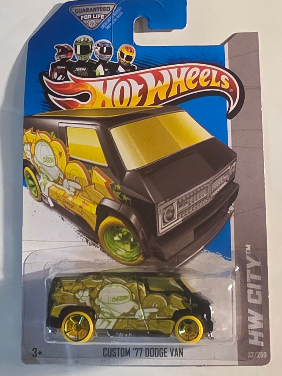 2013 Hot Wheels Custom '77 Dodge Van (Treasure Hunt)