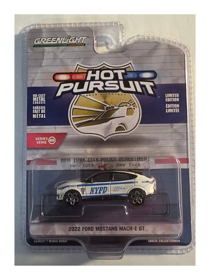 2025 Greenlight 2022 Ford Mustang Mach-E GT
